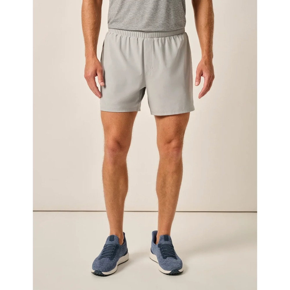 Johnnie-O Strides Performance Lightweight Workout Shorts in Seal Gray Men XL NWT